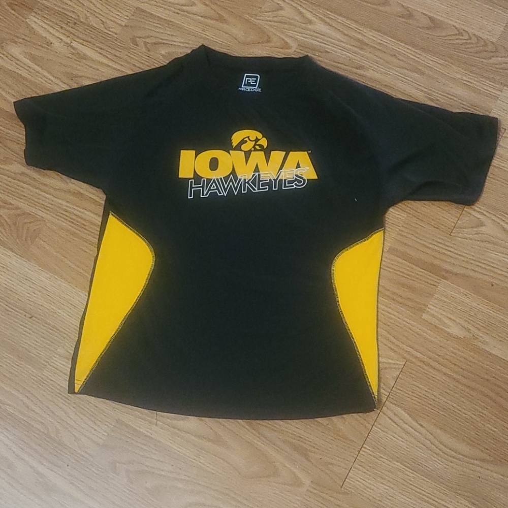 🌷3 for $15.00 Boys Youth XL Iowa shirt